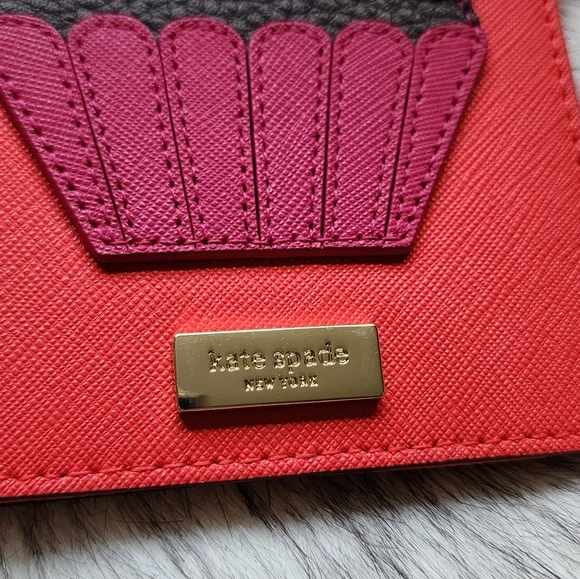 Kate Spade "Take the Cake" Imogen Passport Cover - Picture 3 of 8